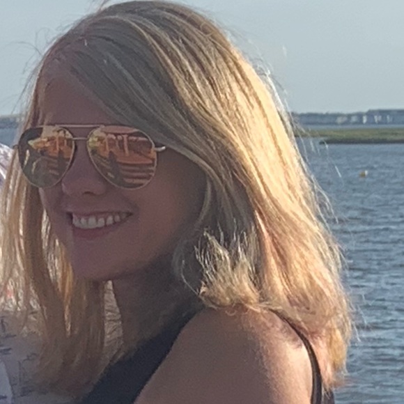 Meet your Posher, Jenni - Picture 3 of 3